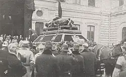 Marie's remains being taken to the Cathedral of Curtea de Argeș, in 1916.