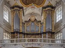 Pipe organ