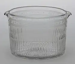 Wine rinser with cut glass fluting and engraving above, England, late 18th-century