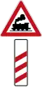 156: Three-stripe Beacon announcing Level Crossing without Barriers (right)